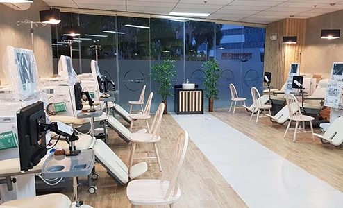 医用护理床移动轮制动设计在坡道环境安全吗？